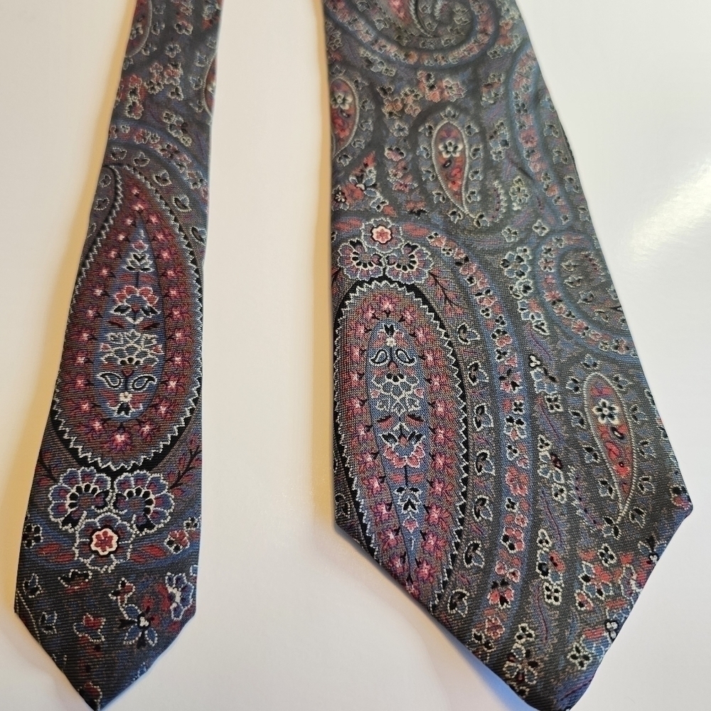 VINTAGE Liberty of London silk tie. Tiny hole on back side see 4th pic. Pl